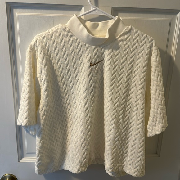 Nike Tops - Nike Loose Fit Crop Top